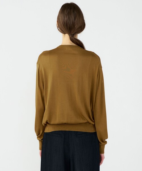 BALLSEY(ボールジィ)の「【WEB先行予約】エヴァーシルク クルーネックプルオーバー(ニット/セーター・レディース・キャメル/ブラック/ライトベージュ・S)」の7枚目の写真