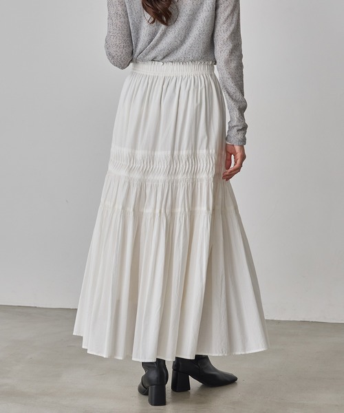 hunch(ハンチ)の「タックギャザースカート(スカート・レディース・オフホワイト/ブラック・FREE)」の11枚目の写真