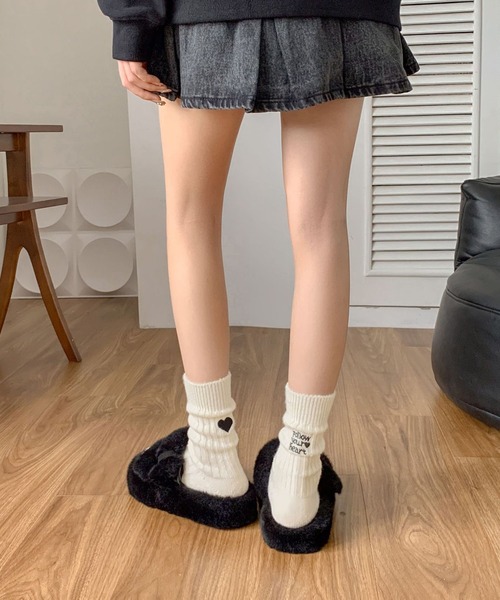 IRADOWL(アイラドール)の「ハート&英字刺繍ロゴワイドリブソックス(ソックス/靴下・レディース・ホワイト/ピンク/ブラック/グレー・FREE)」の6枚目の写真