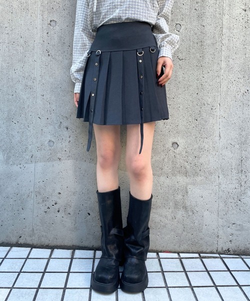 3.3 Field Trip （3.3フィールドトリップ）の「3.3 Field Trip／Dカンストラッププリーツスカート(インパン付き)（スカート・レディース・グレー/ブラック・FREE）」の3枚目の写真
