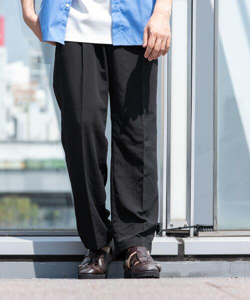 URBAN RESEARCH ROSSO MEN(アーバンリサーチロッソメン)の「『セットアップ対応』『防シワ/速乾』ドライイージーワイドスラックス(その他パンツ・メンズ・ベージュ系その他/ネイビー/ブラック/チャコールグレー・LARGE/MEDIUM)」の2枚目の写真
