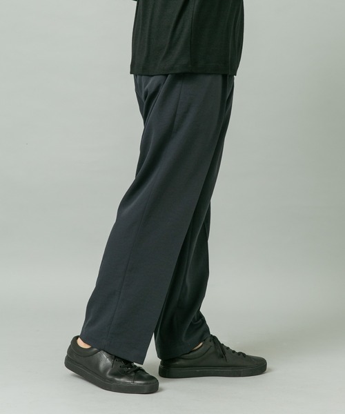 URBAN RESEARCH ROSSO MEN（アーバンリサーチロッソメン）の「『セットアップ対応』ドライイージーワイドスラックス（スラックス・メンズ・ベージュ系その他/ネイビー/ブラック/チャコールグレー・LARGE/MEDIUM）」の19枚目の写真