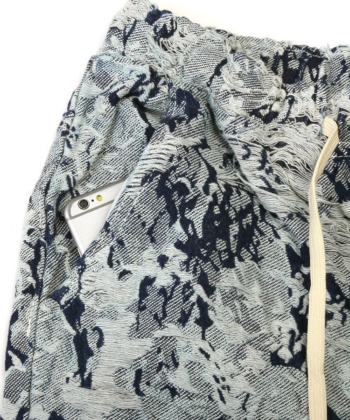 LUXSTYLE(ラグスタイル)の「ダメージ加工総柄ジャガードスリムイージーパンツ(スラックス・メンズ・ネイビー・L/M)」の16枚目の写真