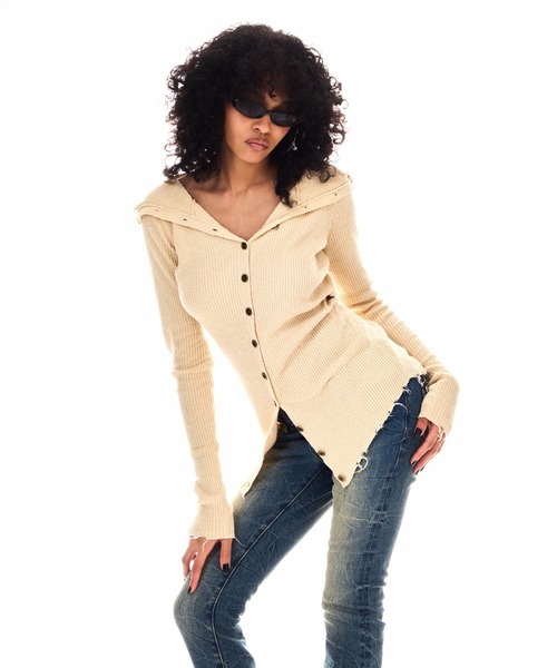 BEEDEN(ビーデン)の「FRONT BUTTON HOODED KNIT TOPS(Tシャツ/カットソー・レディース・ブラウン/アイボリー・FREE)」の9枚目の写真