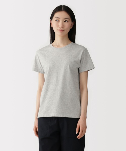 無印良品(ムジルシリョウヒン)の「婦人 天竺編みクルーネック半袖Tシャツ(Tシャツ/カットソー・レディース・ブラック/ライトオレンジ系/グレー/ブルー系/ブラック系/オレンジ系/ブラック系1/ホワイト・S/M/L/XL)」の5枚目の写真