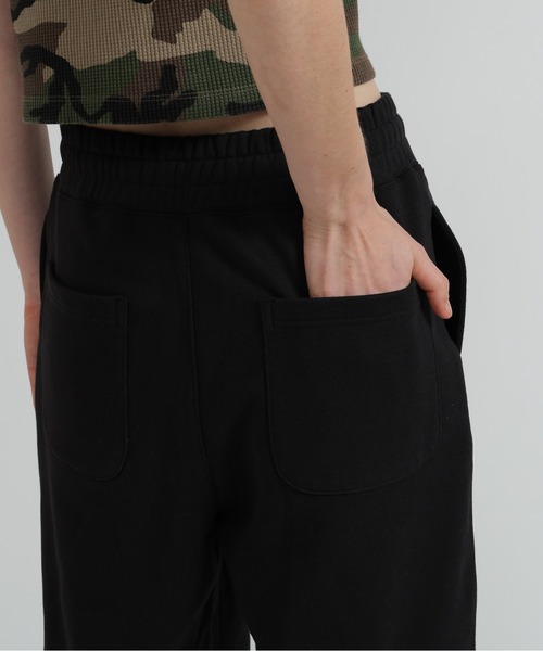 AVIREX(アヴィレックス)の「《直営店限定》VARSITY FLAG HARF PANTS(スウェットパンツ・レディース・オフホワイト/ブラック・M/S)」の10枚目の写真