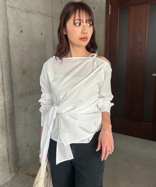 CAPRICIEUX LE'MAGE（カプリシューレマージュ）の「アシメリボンブラウス（シャツ/ブラウス・レディース・ホワイト/ブルー・FREE）」の3枚目の写真