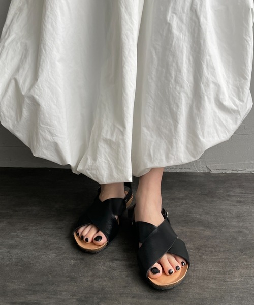 PLAKTON（プラクトン）の「【WEB先行予約】[PLAKTON/プラクトン] 別注 バックベルトサンダル（サンダル・レディース・ブラック/ベージュ・38/37/36）」の4枚目の写真