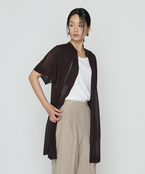 Gabardine K.T(ギャバジンケーティー)の「シャイニーシアーヤーン シアーロングカーデ(カーディガン/ボレロ・レディース・ダークブラウン/ブラック・9号)」の10枚目の写真