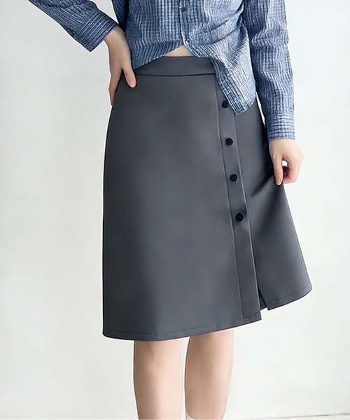 AMAJI（アマジ）の「ミディ丈ラップスカート（スカート・レディース・グレー/ブルー/ブラック・SMALL/LARGE/X-LARGE/MEDIUM）」の2枚目の写真