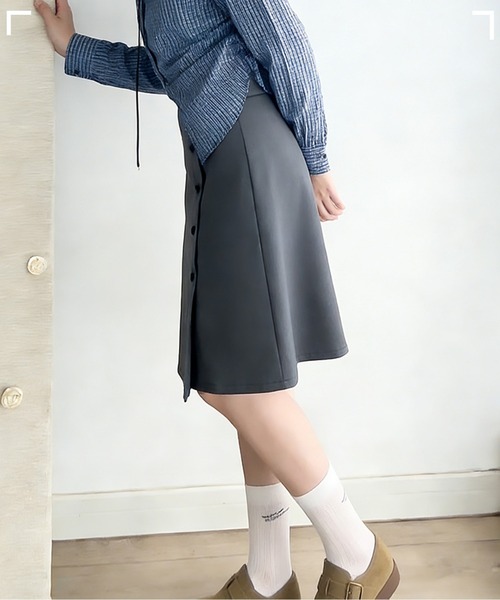 AMAJI（アマジ）の「ミディ丈ラップスカート（スカート・レディース・グレー/ブルー/ブラック・SMALL/LARGE/X-LARGE/MEDIUM）」の9枚目の写真