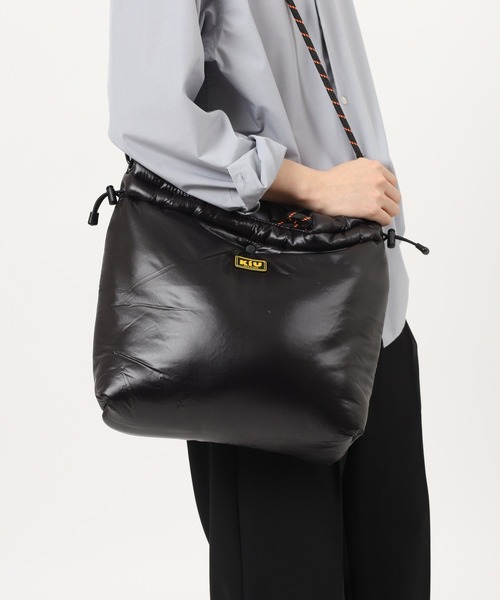 KiU(キウ)の「KiU ナイロンサテン2WAYトートBAG(トートバッグ・メンズ・ライトブルー/Black/シルバー・FREE)」の13枚目の写真