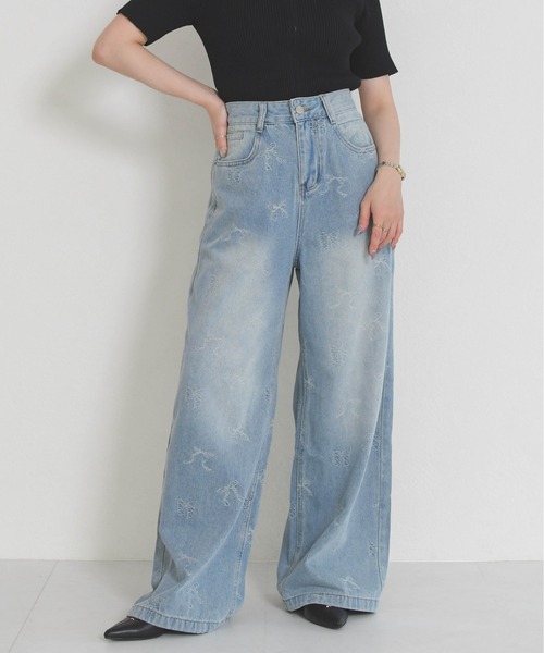 MISCH MASCH（ミッシュマッシュ）の「2026春夏新作 一部店舗限定 リボンモチーフデニムワイドパンツ（その他パンツ・レディース・ブルー/ホワイト・S/M）」の3枚目の写真