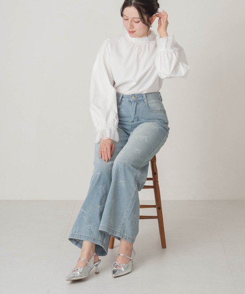MISCH MASCH(ミッシュマッシュ)の「2026春夏新作 一部店舗限定 リボンモチーフデニムワイドパンツ(その他パンツ・レディース・ブルー/ホワイト・S/M)」の7枚目の写真