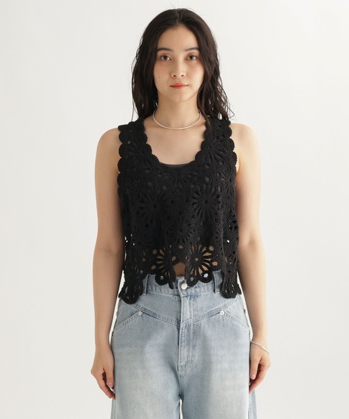 studio CLIP（スタディオクリップ）の「【daily CLIP】フラワーモチーフクロシェノースリーブ（タンクトップ・レディース・ホワイト/ブラック・FREE）」の4枚目の写真