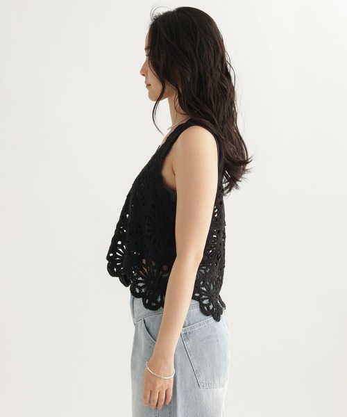 studio CLIP（スタディオクリップ）の「【daily CLIP】フラワーモチーフクロシェノースリーブ（タンクトップ・レディース・ホワイト/ブラック・FREE）」の5枚目の写真