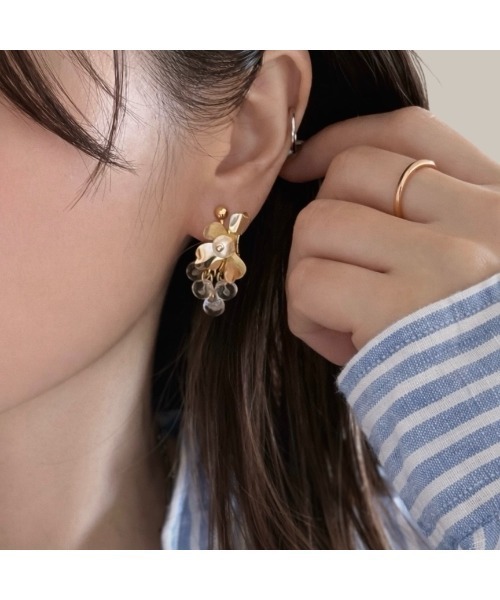 tone(トーン)の「【Agaro】No.508e アシンメトリー クリアドロップフラワーイヤリング(MA)(イヤリング・レディース・シルバー/ゴールド・FREE)」の2枚目の写真