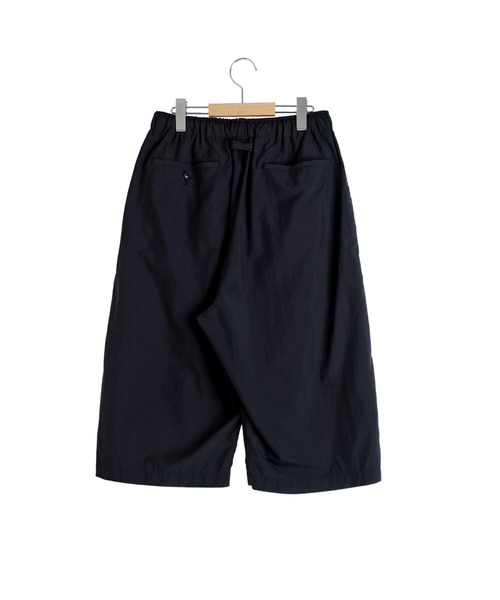 GOLD（ゴールド）の「GOLD / ゴールド：COTTON / NYLON WEATHER CLOTH WIDE SHORTS：26A-GL52628[MUS]（その他パンツ・メンズ・ブラック・L）」の2枚目の写真