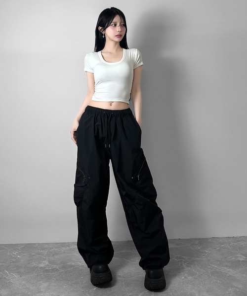 FOLLOWIN(フォロウィン)の「【3color 】シャカシャカジップ付きカーゴパンツ(カーゴパンツ・レディース・ブラック/ライトグレー/ホワイト・FREE)」の8枚目の写真