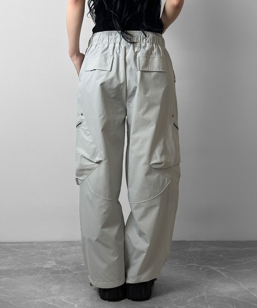 FOLLOWIN(フォロウィン)の「【3color 】シャカシャカジップ付きカーゴパンツ(カーゴパンツ・レディース・ブラック/ライトグレー/ホワイト・FREE)」の16枚目の写真