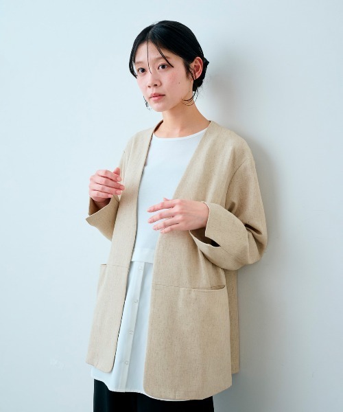 IEDIT(イディット)の「IEDIT 洗えてしわになりにくいリネン混素材 軽快に着られるノーカラージャケット〈エクリュベージュ〉(ノーカラージャケット・レディース・ベージュ・3L/LL/L/M/S)」の2枚目の写真