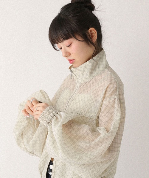 Heather（ヘザー）の「ミニフリルシアーZIPブルゾン　666491（ブルゾン・レディース・オフホワイト/ホワイト系その他/ブラック・FREE）」の19枚目の写真