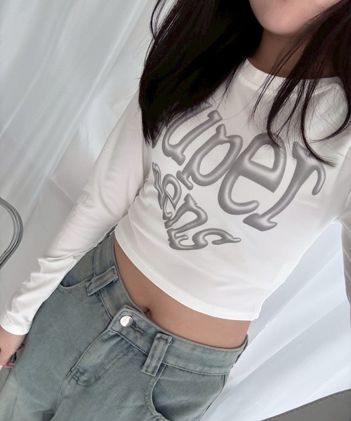 etta(エタ)の「シルバーメタリックショート丈ロンT/長袖Tシャツ(Tシャツ/カットソー・レディース・ホワイト・MEDIUM)」の4枚目の写真