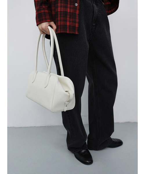 DUNST（ダンスト）の「SOFT FRAME COMPACT SHOULDER BAG_UDBA6F210_IVORY（ショルダーバッグ・レディース・アイボリー・OS）」の2枚目の写真