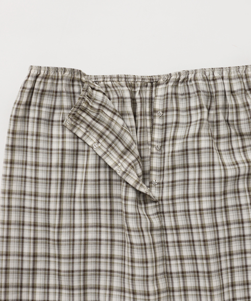 U by SPICK&SPAN(ユーバイスピックアンドスパン)の「Atelier Edition/アトリエ エディション EMBROIDERED LACE CHECK SKIRT(スカート・レディース・カーキ・MEDIUM)」の2枚目の写真