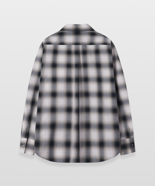 MANNERGRAM（マナーグラム）の「[CHAMBRAY 日本輸入生地] クラシックオンブレリラックスドシャツ（シャツ/ブラウス・メンズ・その他・95/100/105）」の2枚目の写真
