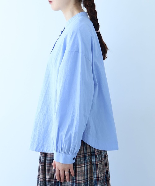 bulle de savon(ビュルデサボン)の「80/タイプライター ナチュラルトリプルワッシャー バンドカラーブラウス(シャツ/ブラウス・レディース・サックスブルー/ホワイト・FREE)」の10枚目の写真