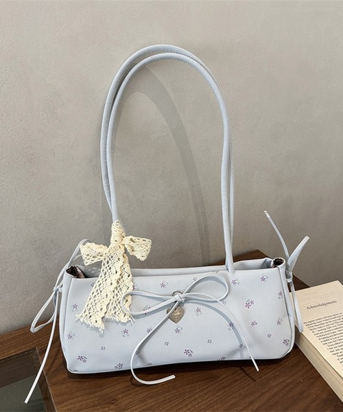 leune(ルネ)の「ハートチャーム×リボン付きフラワー柄トートバッグ(トートバッグ・レディース・ブルー/オフホワイト/ピンク/ブラック・FREE)」の19枚目の写真