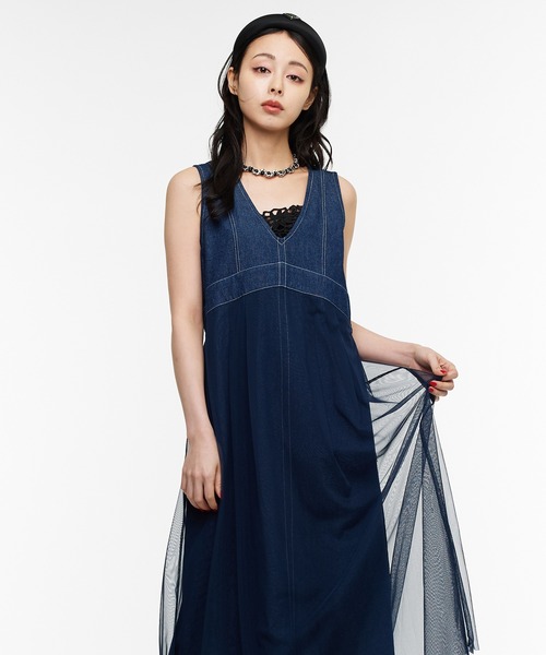 Narcissus(ナルシス)の「【Narcissus】デニムチュールワンピース ロング丈 夏 Vネック シアー(ワンピース・レディース・ブラック/ブルー・FREE)」の3枚目の写真