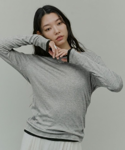 Plumel(プルメル)の「Stretch Boatneck Long T / ストレッチボートネックロングTEE(Tシャツ/カットソー・レディース・ホワイト/ブラウン/ライム/ピンク/ブラック/グレー・MEDIUM)」の4枚目の写真