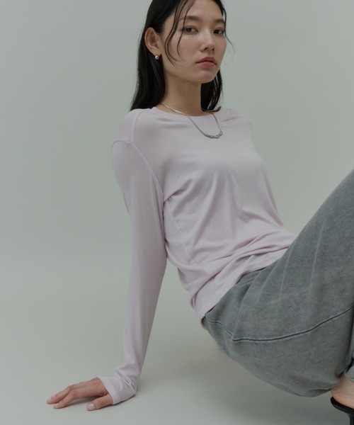 Plumel(プルメル)の「Stretch Boatneck Long T / ストレッチボートネックロングTEE(Tシャツ/カットソー・レディース・ホワイト/ブラウン/ライム/ピンク/ブラック/グレー・MEDIUM)」の9枚目の写真