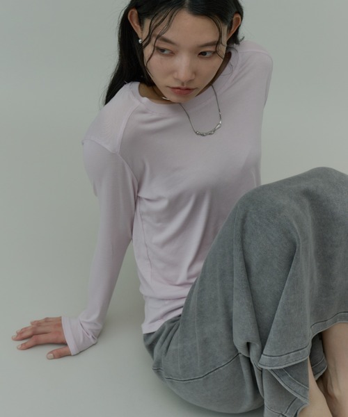 Plumel(プルメル)の「Stretch Boatneck Long T / ストレッチボートネックロングTEE(Tシャツ/カットソー・レディース・ホワイト/ブラウン/ライム/ピンク/ブラック/グレー・MEDIUM)」の10枚目の写真