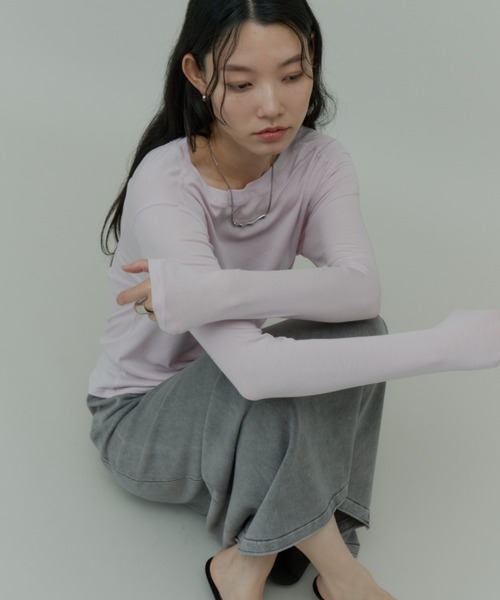 Plumel(プルメル)の「Stretch Boatneck Long T / ストレッチボートネックロングTEE(Tシャツ/カットソー・レディース・ホワイト/ブラウン/ライム/ピンク/ブラック/グレー・MEDIUM)」の11枚目の写真