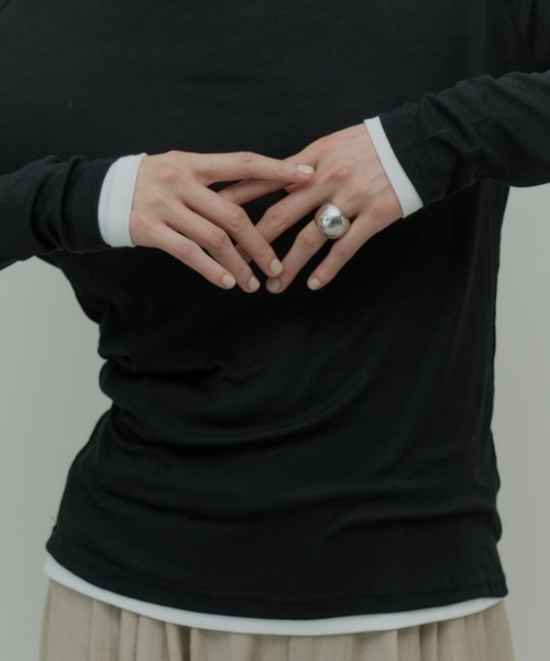 Plumel(プルメル)の「Stretch Boatneck Long T / ストレッチボートネックロングTEE(Tシャツ/カットソー・レディース・ホワイト/ブラウン/ライム/ピンク/ブラック/グレー・MEDIUM)」の22枚目の写真