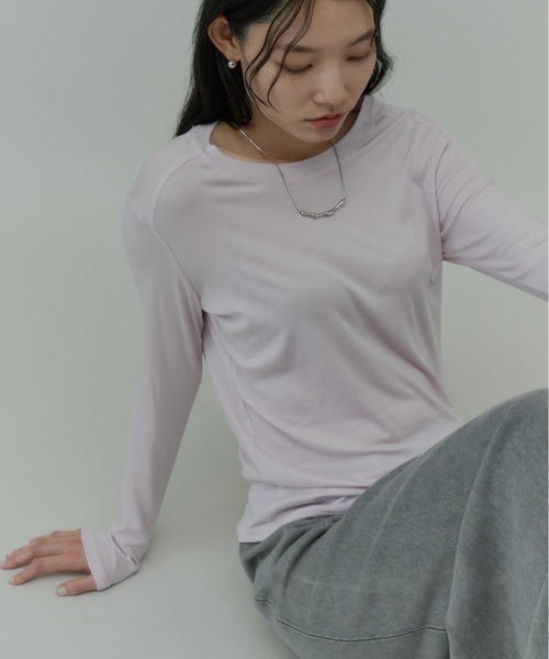 Plumel(プルメル)の「Stretch Boatneck Long T / ストレッチボートネックロングTEE(Tシャツ/カットソー・レディース・ホワイト/ブラウン/ライム/ピンク/ブラック/グレー・MEDIUM)」の8枚目の写真