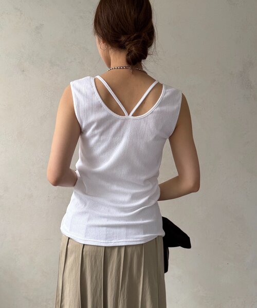 DouDou(ドゥドゥ)の「前後2wayスピンドルリブタンク(Tシャツ/カットソー・レディース・ブラック/レッド/ホワイト/ライトベージュ・FREE)」の10枚目の写真