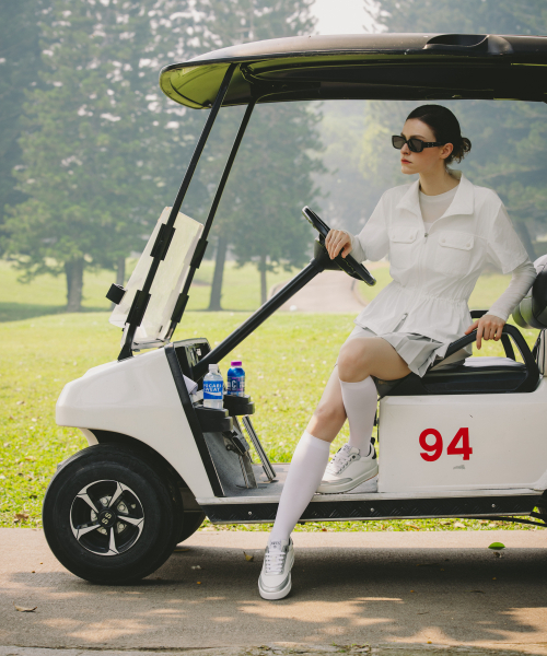 OBER GOLF(オーベルゴルフ)の「エアリー2ウェイパフォーマンスジャケット(ホワイト)(ナイロンジャケット・レディース・ホワイト・SMALL/MEDIUM)」の4枚目の写真