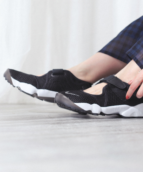 NIKE(ナイキ)の「《追加》【NIKE/ナイキ】ウィメンズエアリフト:スニーカー(スニーカー・レディース・ホワイト/ブラック・25cm/24cm/23cm)」の4枚目の写真