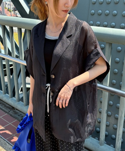 ISOOK（アイスー）の「【ISOOK / アイスー】シアーハーフスリーブジャケット / 半袖 テーラードジャケット オーバーサイズ ビッグシルエット ルーズ丈 シアートップス シースルー 羽織り ZOZOTOWN限定（テーラードジャケット・レディース・ブラウン/アイボリー/ブラック・FREE）」の3枚目の写真