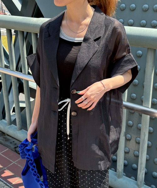 ISOOK（アイスー）の「【ISOOK / アイスー】シアーハーフスリーブジャケット / 半袖 テーラードジャケット オーバーサイズ ビッグシルエット ルーズ丈 シアートップス シースルー 羽織り ZOZOTOWN限定（テーラードジャケット・レディース・ブラウン/アイボリー/ブラック・FREE）」の4枚目の写真