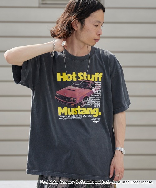 GOOD ROCK SPEED(グッドロックスピード)の「GOOD ROCK SPEED/グッドロックスピード Mustang Hot Stuff Graphic T-Shirt マスタング ホットスタッフ グラフィックTシャツ プリントTシャツ 車 メンズ レディース 秋 秋服 2026年秋冬(Tシャツ/カットソー・メンズ・ホワイト/チャコール・S/M/L/XL)」の2枚目の写真