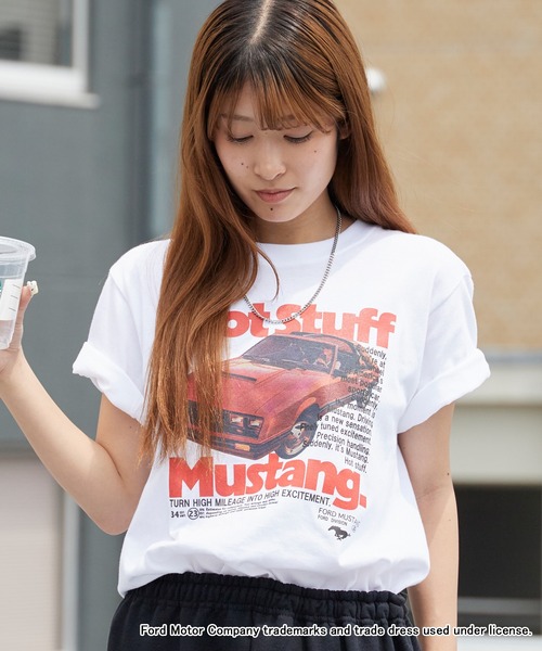GOOD ROCK SPEED(グッドロックスピード)の「GOOD ROCK SPEED/グッドロックスピード Mustang Hot Stuff Graphic T-Shirt マスタング ホットスタッフ グラフィックTシャツ プリントTシャツ 車 メンズ レディース 秋 秋服 2026年秋冬(Tシャツ/カットソー・メンズ・ホワイト/チャコール・S/M/L/XL)」の4枚目の写真