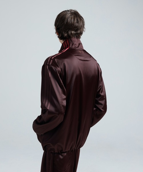 Y-3(ワイスリー)の「Y-3 SATIN GRADIENT 3 STRIPES TRACK TOP(ジャージ・メンズ・バーガンディー・XX-SMALL/X-SMALL/SMALL/MEDIUM/LARGE/X-LARGE)」の3枚目の写真
