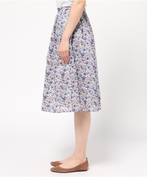 earth music&ecology（アースミュージックアンドエコロジー）の「【2016Summer】【Liberty Print】ミモレ丈ギャザースカート（スカート・レディース・ブルー/オレンジ・FREE）」の4枚目の写真