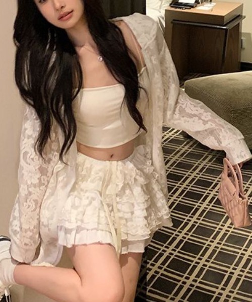 AVYL(アヴィル)の「レースシアーショートジップパーカー(パーカー・レディース・ホワイト・M)」の3枚目の写真