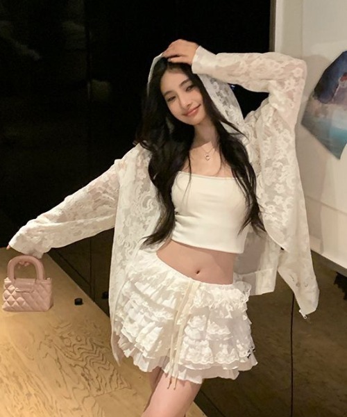AVYL(アヴィル)の「レースシアーショートジップパーカー(パーカー・レディース・ホワイト・M)」の5枚目の写真